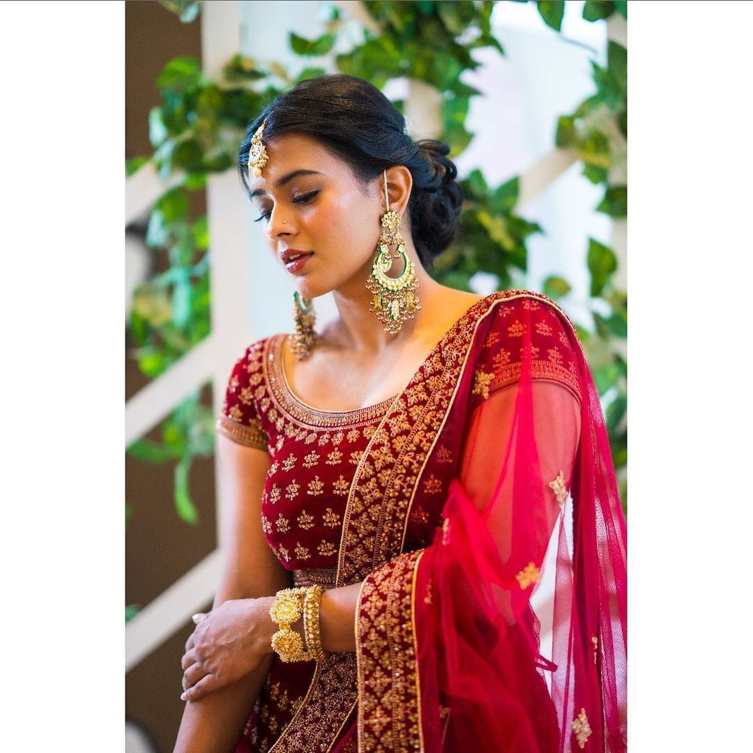 সুন্দরী হেবা প্যাটেলের মোহময় রূপের কিছু ঝলক