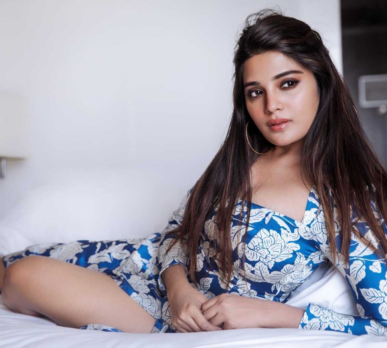 ആത്മികയുടെ ഏറ്റവും പുതിയ ചിത്രങ്ങൾ കാണാം