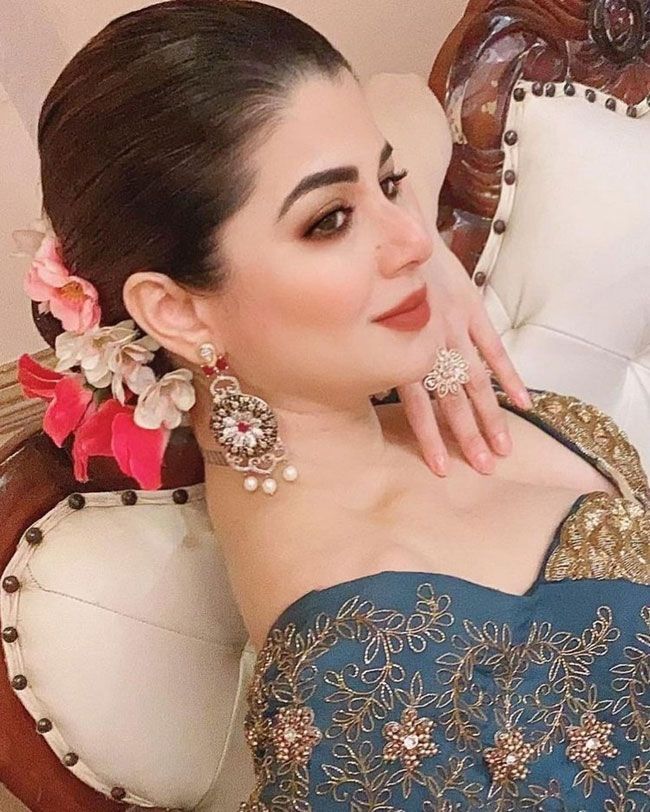 നടി കൈനാത്ത് അറോറയുടെ ഏറ്റവും പുതിയ അടിപൊളി ചിത്രങ്ങള്‍