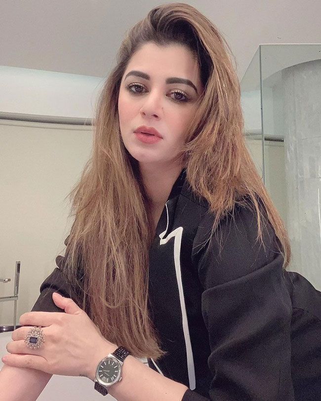 നടി കൈനാത്ത് അറോറയുടെ ഏറ്റവും പുതിയ അടിപൊളി ചിത്രങ്ങള്‍