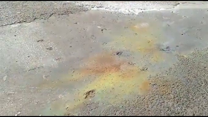 Bomb hurled near Mahajati Sadan Auditorium in Kolkata