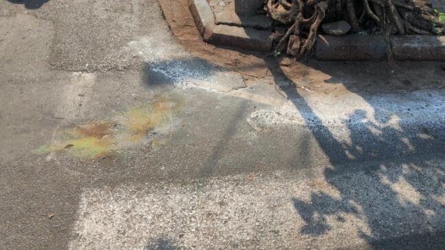 Bomb hurled near Mahajati Sadan Auditorium in Kolkata