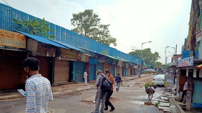 കൊവിഡ് രണ്ടാം തരംഗം: ലോക്ക്ഡൗണിലായി കര്‍ണാടക, ചിത്രങ്ങള്‍ കാണാം