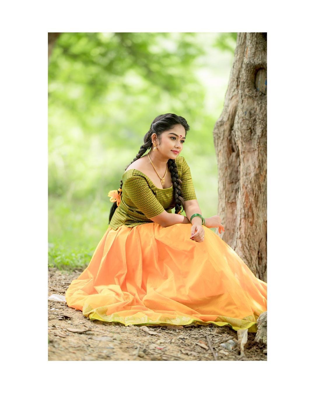 നാടന്‍ ലുക്കില്‍ ഗ്ലാമറസ് ഫോട്ടോഷൂട്ടുമായി പ്രീതി ശര്‍മ്മ, ആരാധകരുടെ നെഞ്ചിടിപ്പേറ്റുന്ന ചിത്രങ്ങള്‍ കാണാം