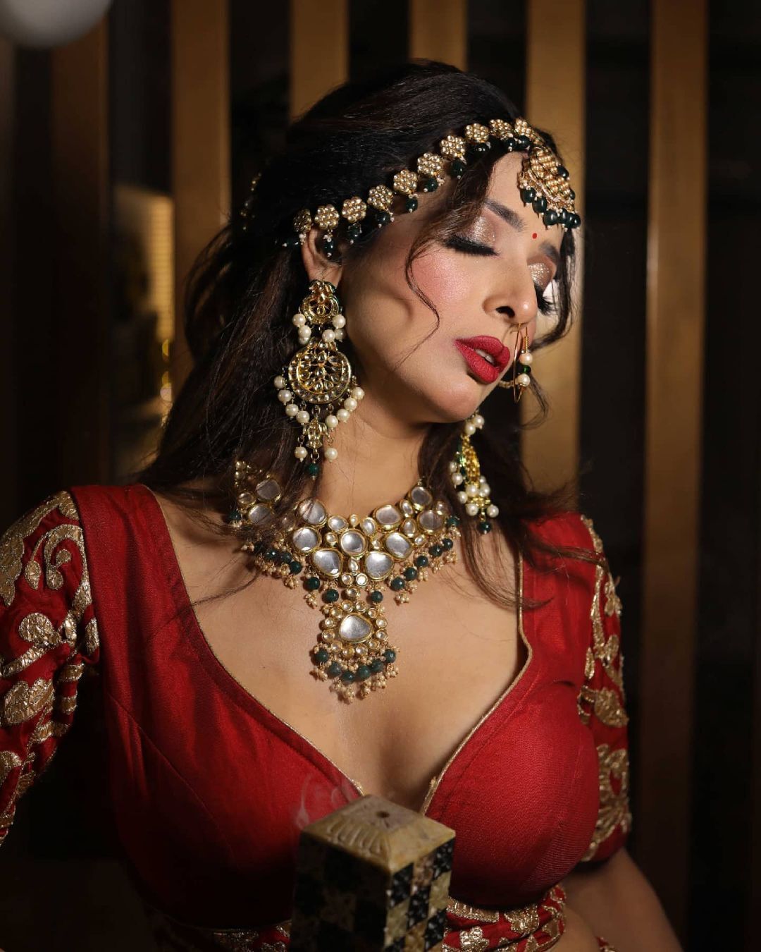 ഗ്ലാമറസ് ലുക്കിൽ ഹീന പഞ്ചൽ; ഏറ്റവും പുതിയ ഫൊട്ടോകൾ വൈറലാകുന്നു