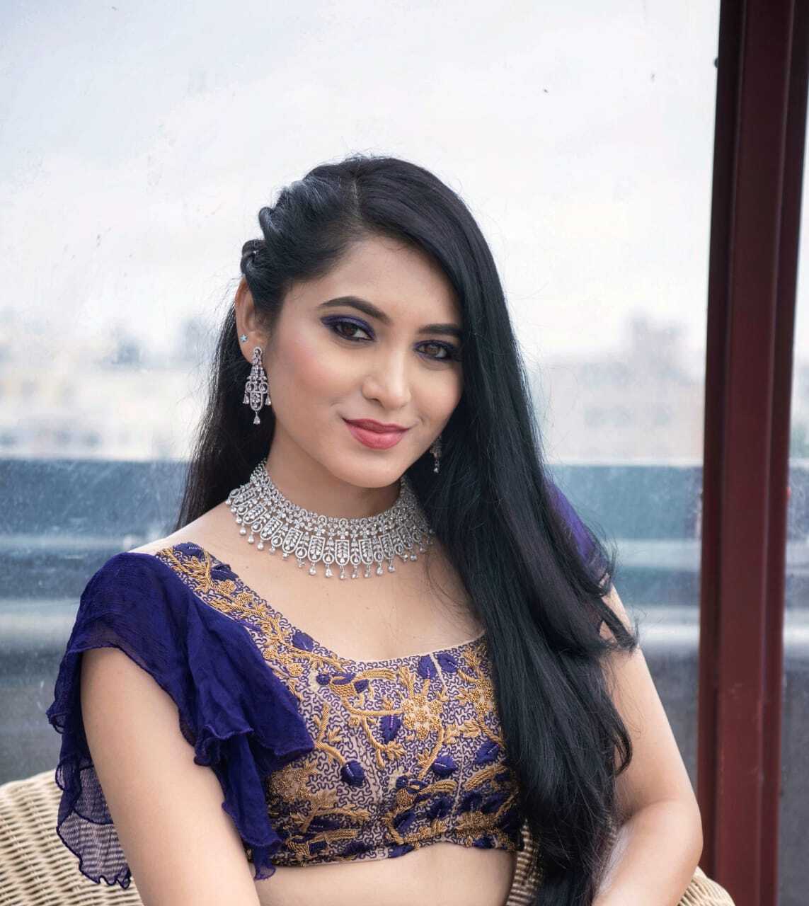 അടിപൊളി ലുക്കിൽ വന്ദന ബ്രുന്ദ; പുതിയ ചിത്രങ്ങൾ കാണാം