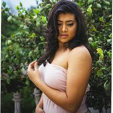 മാധുരി ബ്രഗന്‍സയുടെ വൈറല്‍ ഫോട്ടോ ഷൂട്ട്, ചിത്രങ്ങള്‍ കാണാം