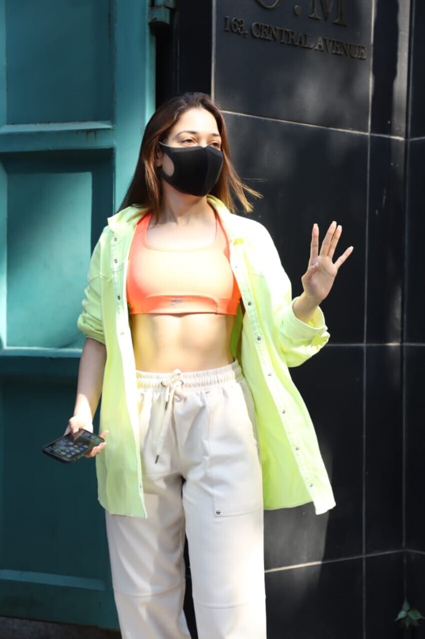 കാഷ്വൽ ലുക്കിൽ തമന്ന ഭാട്ടിയ, ചിത്രങ്ങൾ കാണാം