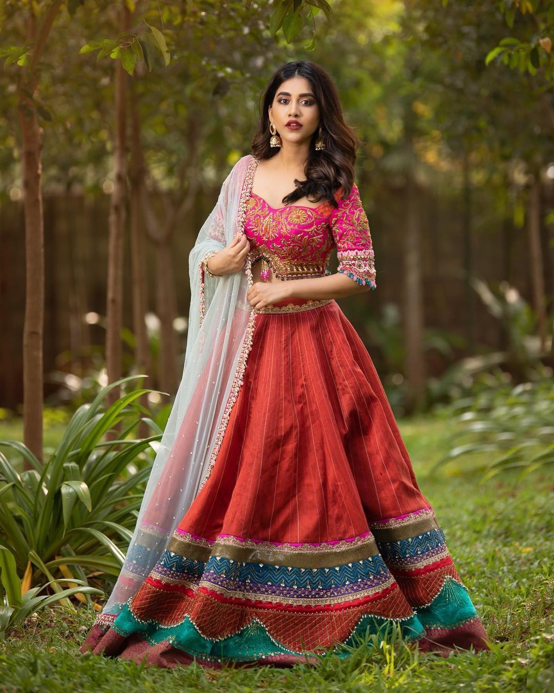 വ്യത്യസ്ത വസ്ത്രങ്ങളില്‍ നഭ നടേഷ്; അടിപൊളി ചിത്രങ്ങള്‍ കാണാം