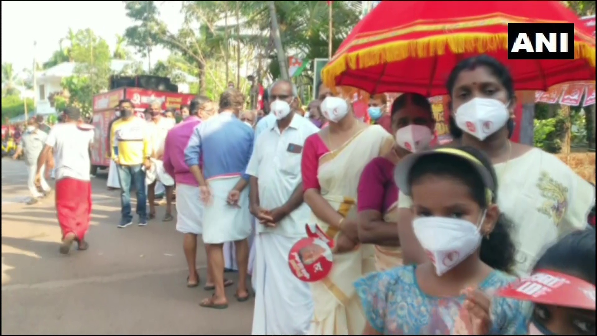 മുഖ്യമന്ത്രി പിണറായി വിജയന്‍റെ കണ്ണൂരിലെ തിരഞ്ഞെടുപ്പ് പ്രചരണം, ചിത്രങ്ങള്‍ കാണാം