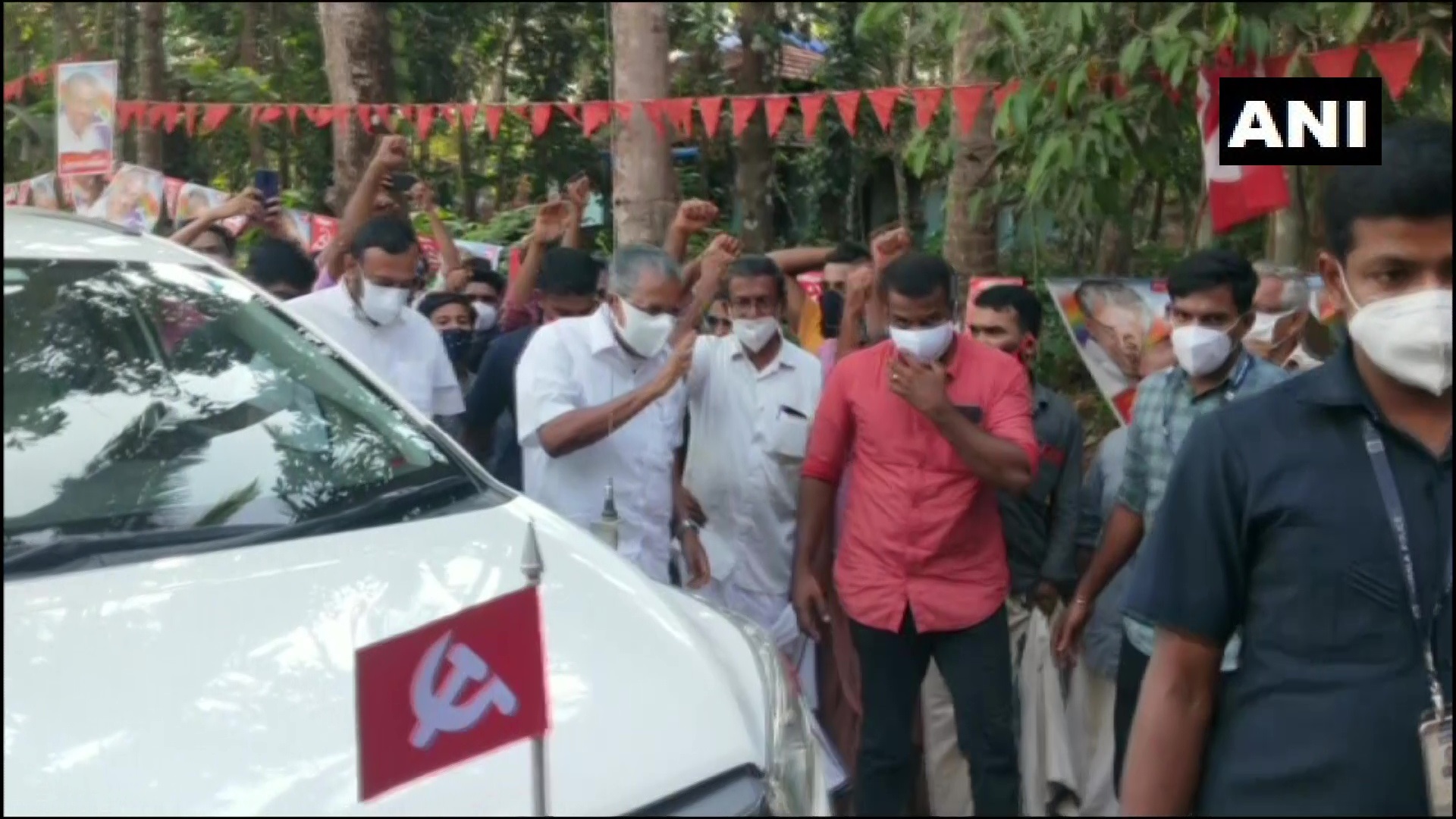 മുഖ്യമന്ത്രി പിണറായി വിജയന്‍റെ കണ്ണൂരിലെ തിരഞ്ഞെടുപ്പ് പ്രചരണം, ചിത്രങ്ങള്‍ കാണാം