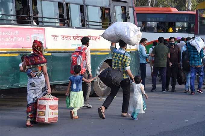 Passengers At Anand Vihar Terminal In Delhi