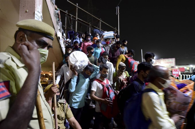 Passengers At Anand Vihar Terminal In Delhi
