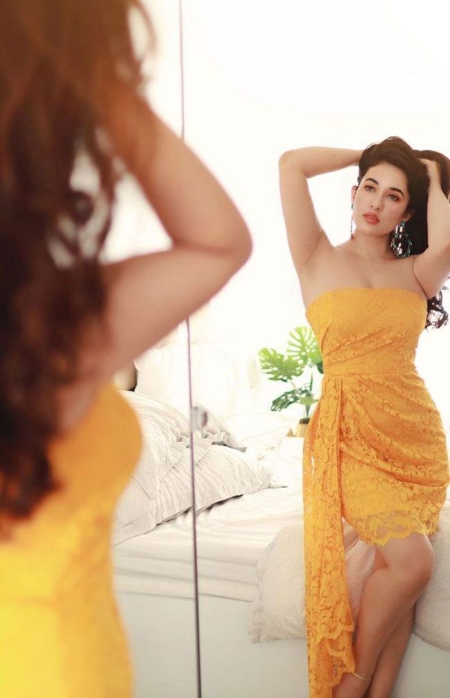 മഞ്ഞയിൽ സുന്ദരിയായി അതിഥി ബുദ്ധതോക്കി; ഗ്ലാമറസ് ചിത്രങ്ങൾ ഏറ്റെടുത്ത് ആരാധകർ