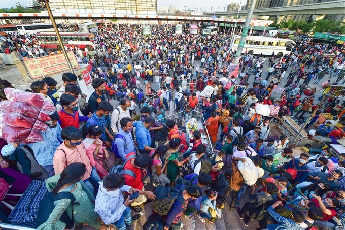Passengers At Anand Vihar Terminal In Delhi