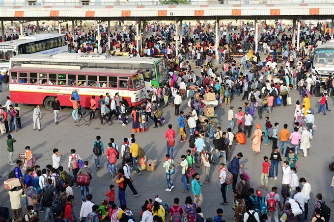 Passengers At Anand Vihar Terminal In Delhi