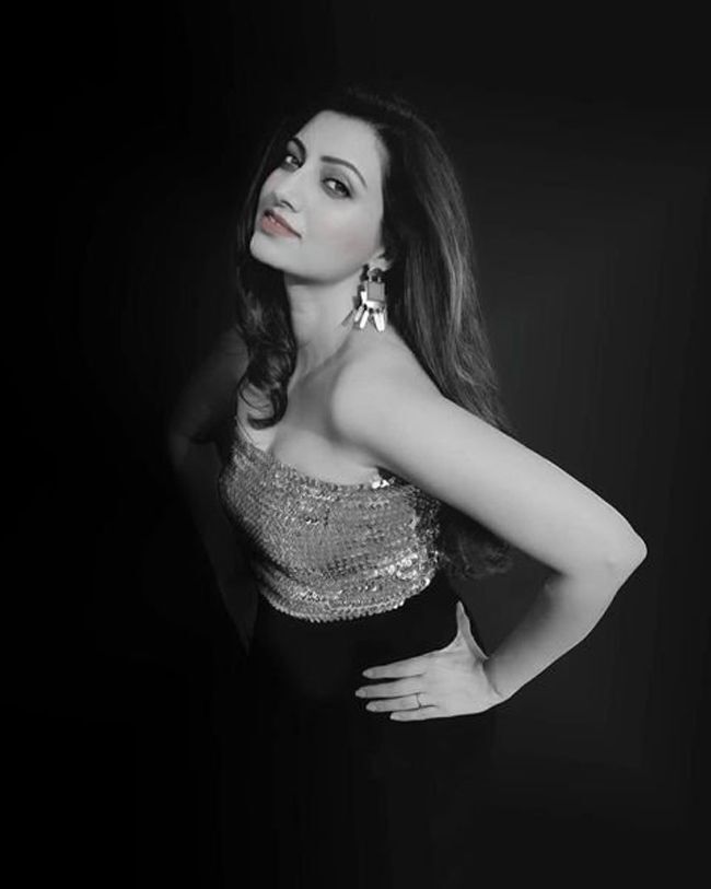 দক্ষিণী অভিনেত্রী হামলা নন্দিনীর কিছু হট ছবি