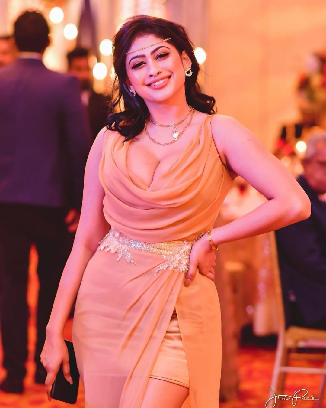 സോഷ്യല്‍ മീഡിയയെ പിടിച്ചുകുലുക്കി ശ്രീലങ്കന്‍ താരം പിയൂമി ഹന്‍സമാലി, ഗ്ലാമര്‍ ഫോട്ടോഷൂട്ട് വൈറല്‍