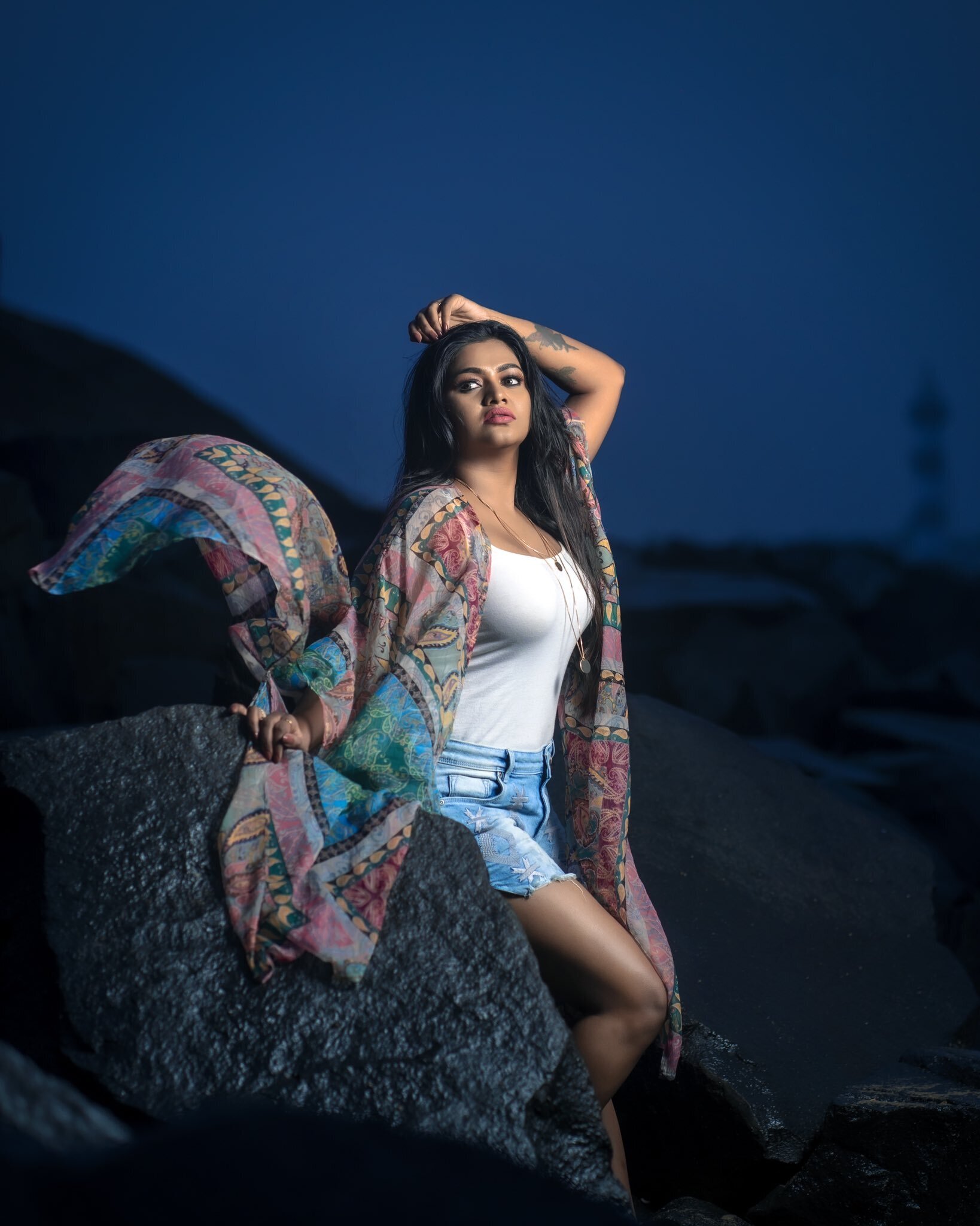 തിരമാലകളെ തഴുകി ഷമ്മയുടെ ഗ്ലാമറസ് ഫോട്ടോഷൂട്ട്; ചിത്രങ്ങള്‍ വൈറല്‍