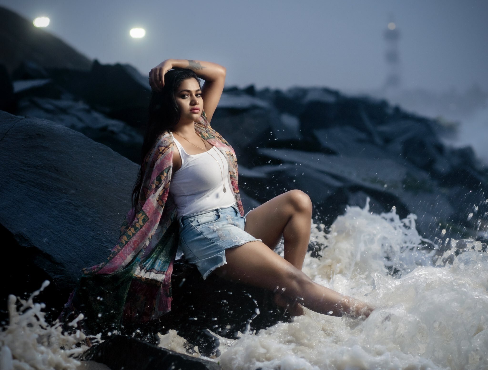 തിരമാലകളെ തഴുകി ഷമ്മയുടെ ഗ്ലാമറസ് ഫോട്ടോഷൂട്ട്; ചിത്രങ്ങള്‍ വൈറല്‍