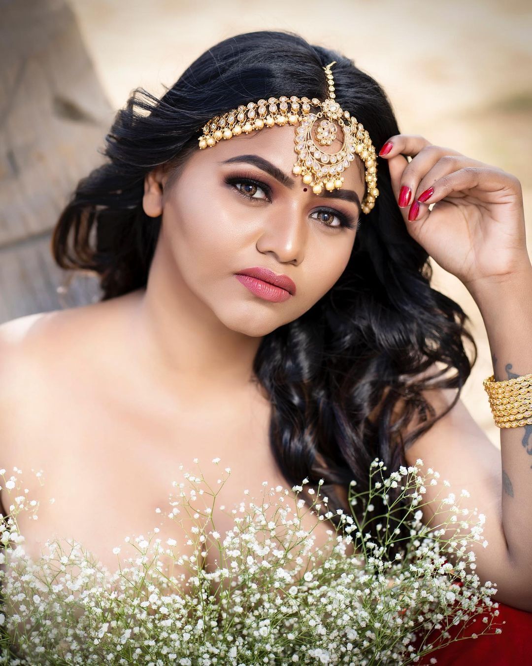 തിരമാലകളെ തഴുകി ഷമ്മയുടെ ഗ്ലാമറസ് ഫോട്ടോഷൂട്ട്; ചിത്രങ്ങള്‍ വൈറല്‍