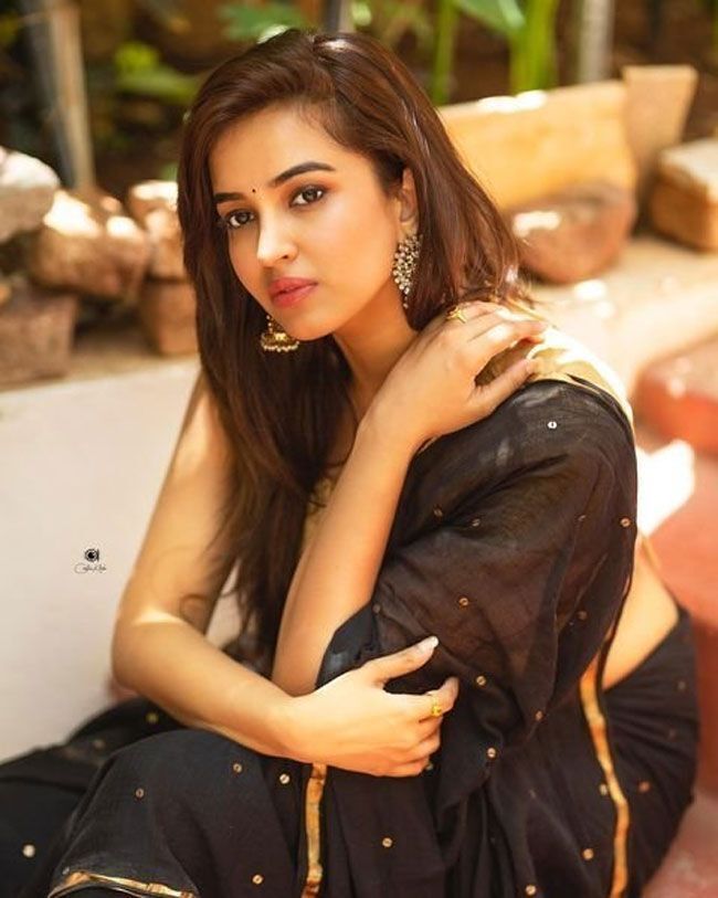 നടി പൂജിത പൊന്നാടയുടെ ഏറ്റവും പുതിയ ചിത്രങ്ങള്‍