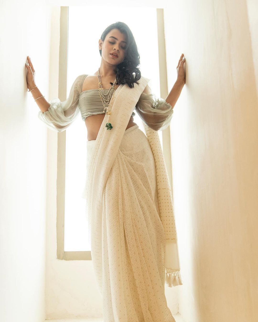 പാര്‍ട്ടി വെയറില്‍ അതി സുന്ദരിയായി ഹെബ്ബാ പട്ടേല്‍, വൈറലായ ചിത്രങ്ങള്‍ കാണാം