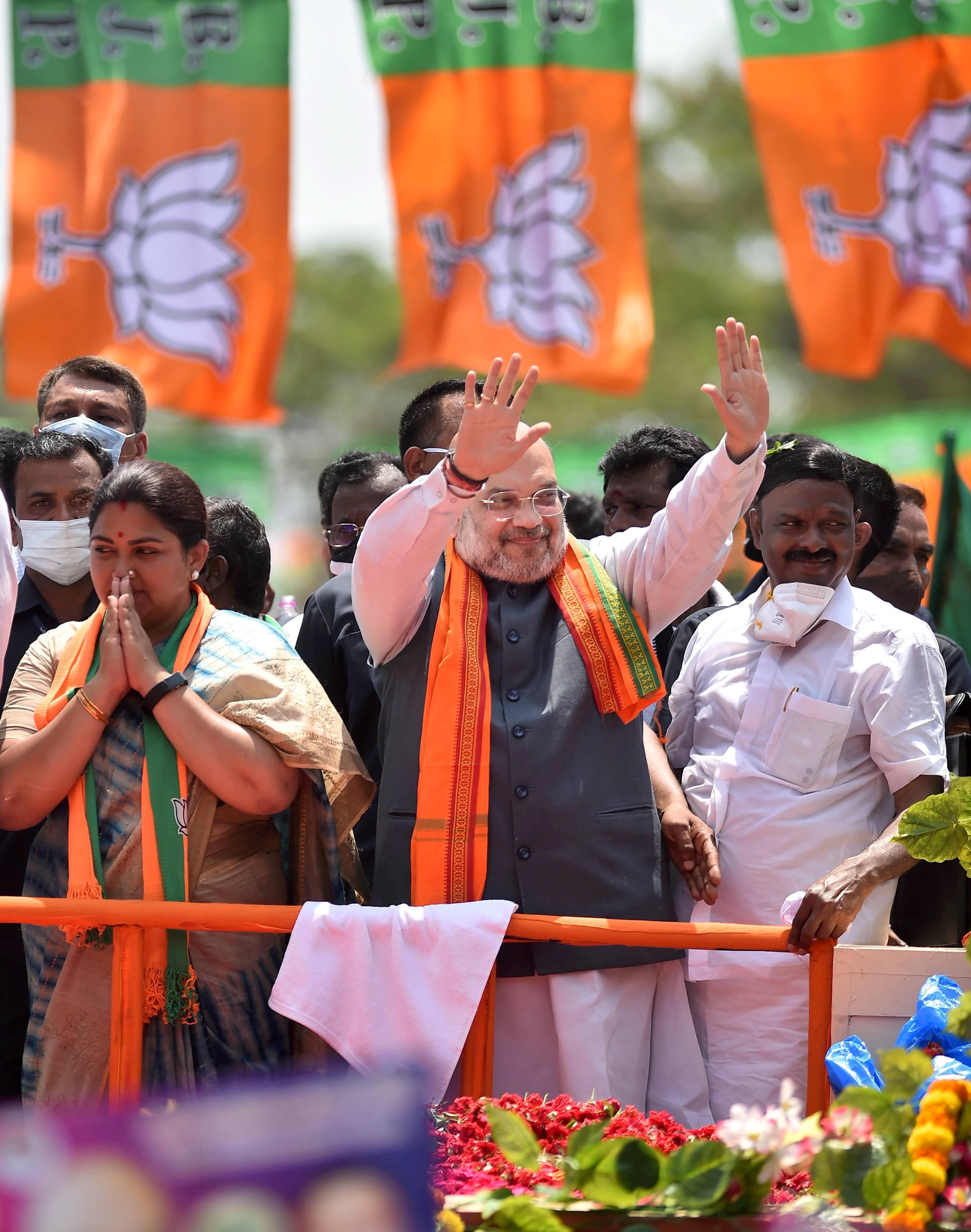 ഖുഷ്ബുവിന്റെ തിരഞ്ഞെടുപ്പ് പ്രചരണത്തിന് അമിത് ഷായും; റോഡ് ഷോ ചിത്രങ്ങൾ