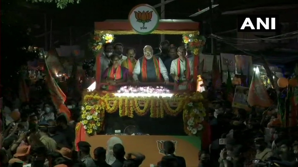 കേന്ദ്ര മന്ത്രിയും ബിജെപി നേതാവുമായ അമിത് ഷാ കോഴിക്കോട്ട് സംഘടിപ്പിച്ച റോഡ്‌ഷോയില്‍, ചിത്രങ്ങൾ കാണാം