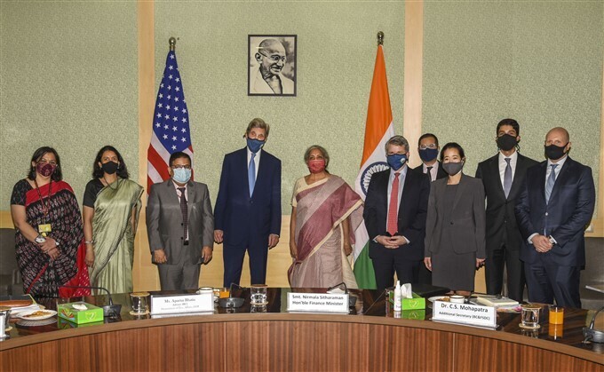 അമേരിക്കന്‍ കാലാവസ്ഥാ ഏജന്‍സി പ്രതിനിധി ജോണ്‍ കെറി ഇന്ത്യയില്‍: ചിത്രങ്ങള്‍ കാണാം