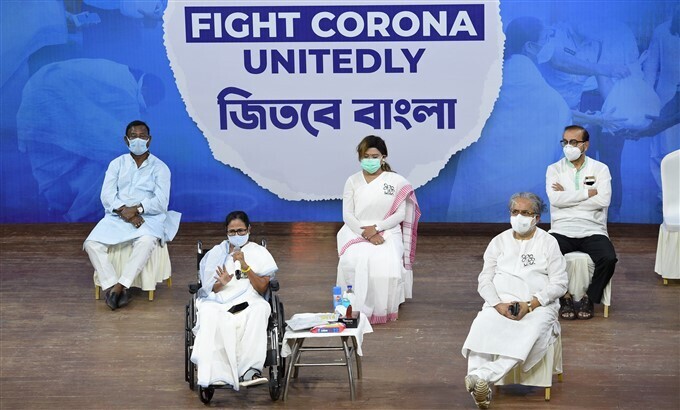 നോര്‍ത്ത് കൊല്‍ക്കത്തിയില്‍ ഓണ്‍ലൈന്‍ വഴി സംഘടിപ്പിച്ച തിരഞ്ഞെടുപ്പ് റാലിയില്‍ പങ്കെടുക്കുന്ന മമത ബാനര്‍ജി: ചിത്രങ്ങള്‍