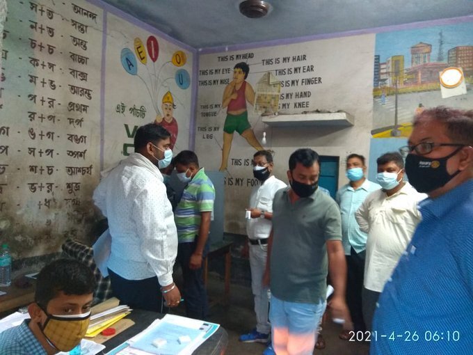 ബംഗാളില്‍ ഏഴാംഘട്ട പോളിങ് പുരോഗമിക്കുന്നു: ചിത്രങ്ങള്‍