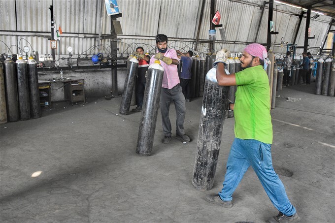 COVID-19 2nd waves: Oxygen cylinders Transported to hospitals Across India