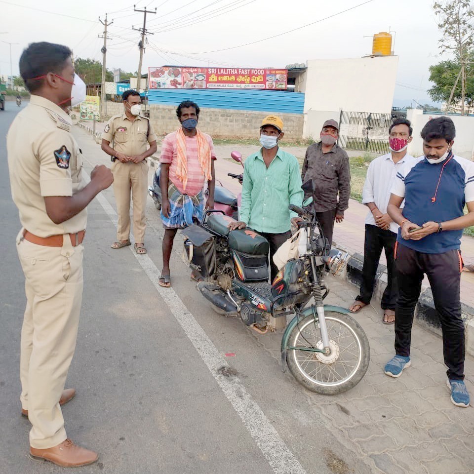ಆಂಧ್ರಪ್ರದೇಶದಲ್ಲಿ 14 ದಿನಗಳ ಲಾಕ್‌ಡೌನ್ ಚಿತ್ರಗಳಲ್ಲಿ ನೋಡಿ