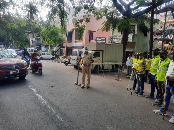 ಚಿತ್ರಗಳು: ಕರ್ನಾಟಕದಲ್ಲಿ 14 ದಿನಗಳ ಕಾಲ ಸಂಪೂರ್ಣ ಲಾಕ್‌ಡೌನ್ 