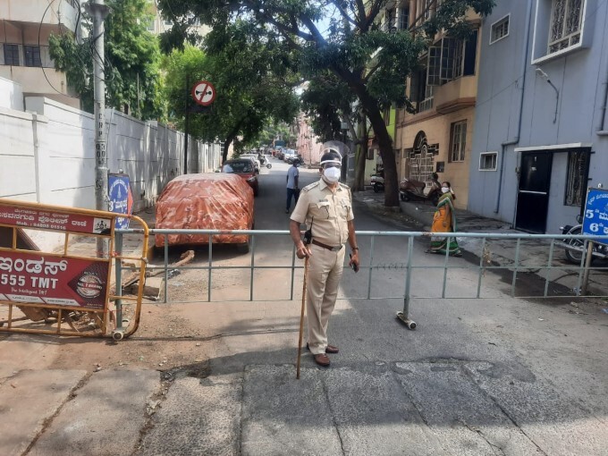 ಚಿತ್ರಗಳು: ಕರ್ನಾಟಕದಲ್ಲಿ 14 ದಿನಗಳ ಕಾಲ ಸಂಪೂರ್ಣ ಲಾಕ್‌ಡೌನ್ 