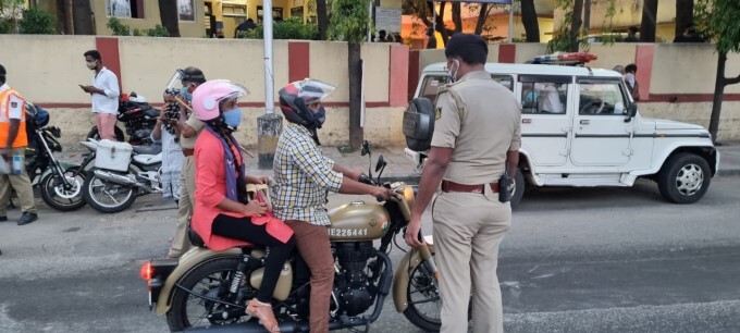 ಚಿತ್ರಗಳು: ಕರ್ನಾಟಕದಲ್ಲಿ 14 ದಿನಗಳ ಕಾಲ ಸಂಪೂರ್ಣ ಲಾಕ್‌ಡೌನ್ 