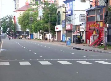 ಚಿತ್ರಗಳು: ಕೋವಿಡ್-19 2ನೇ ತರಂಗ: ಕೇರಳದಲ್ಲಿ 9 ದಿನಗಳ ಸಂಪೂರ್ಣ ಲಾಕ್‌ಡೌನ್