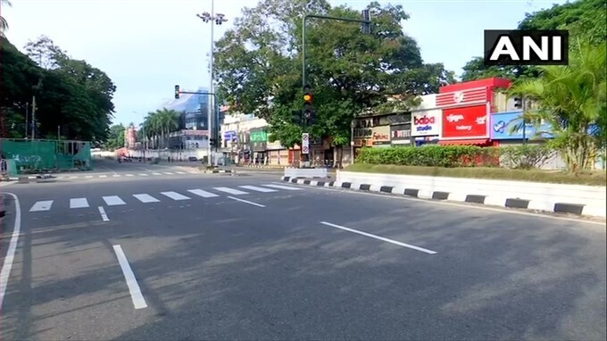 ಚಿತ್ರಗಳು: ಕೋವಿಡ್-19 2ನೇ ತರಂಗ: ಕೇರಳದಲ್ಲಿ 9 ದಿನಗಳ ಸಂಪೂರ್ಣ ಲಾಕ್‌ಡೌನ್
