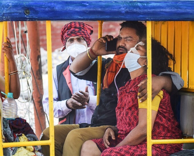 ಭಾರತದಾದ್ಯಂತ ಕೋವಿಡ್-19 ಎರಡನೇ ಅಲೆಯಿಂದ ಹೃದಯವಿದ್ರಾವಕ ದೃಶ್ಯಗಳು