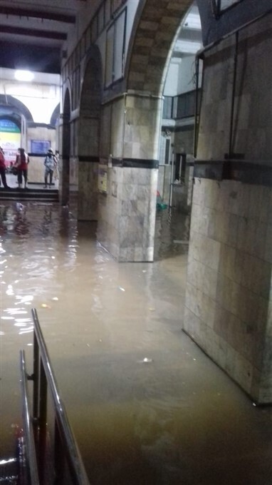 കനത്ത മഴയില്‍ വെള്ളക്കെട്ടായ തിരുവനന്തപുരം നഗരം, ചിത്രങ്ങള്‍ കാണാം