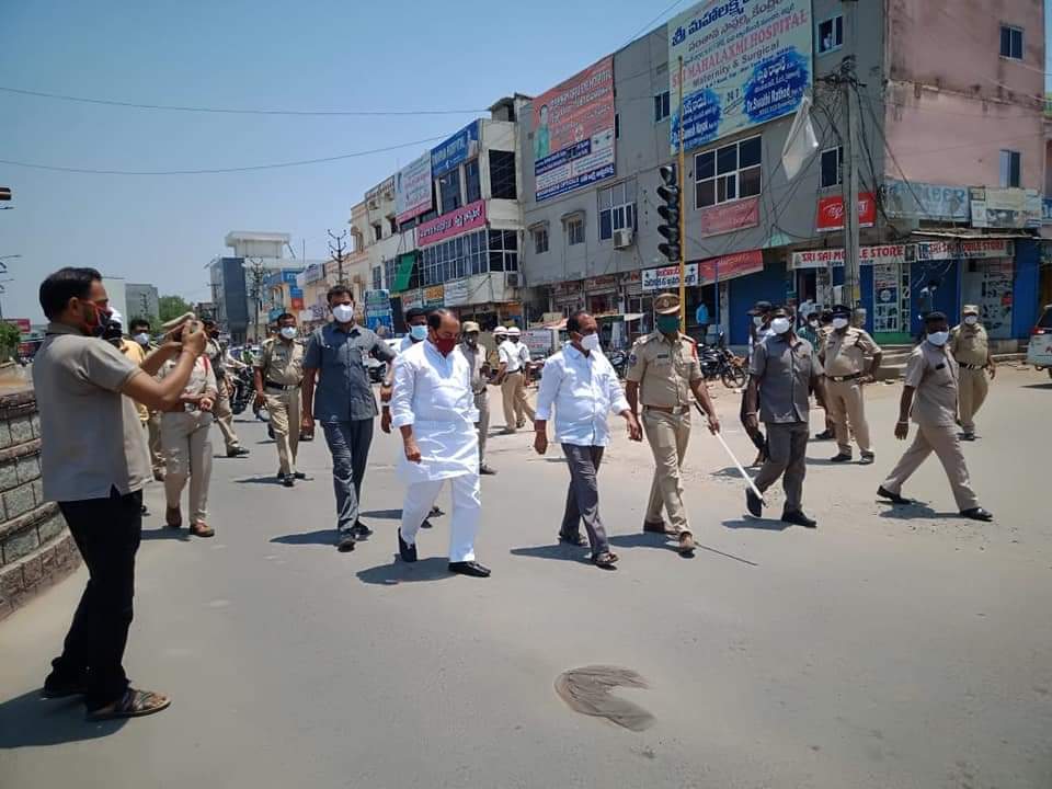 తెలంగాణలో అమల్లోకి వచ్చిన లాక్‌డౌన్