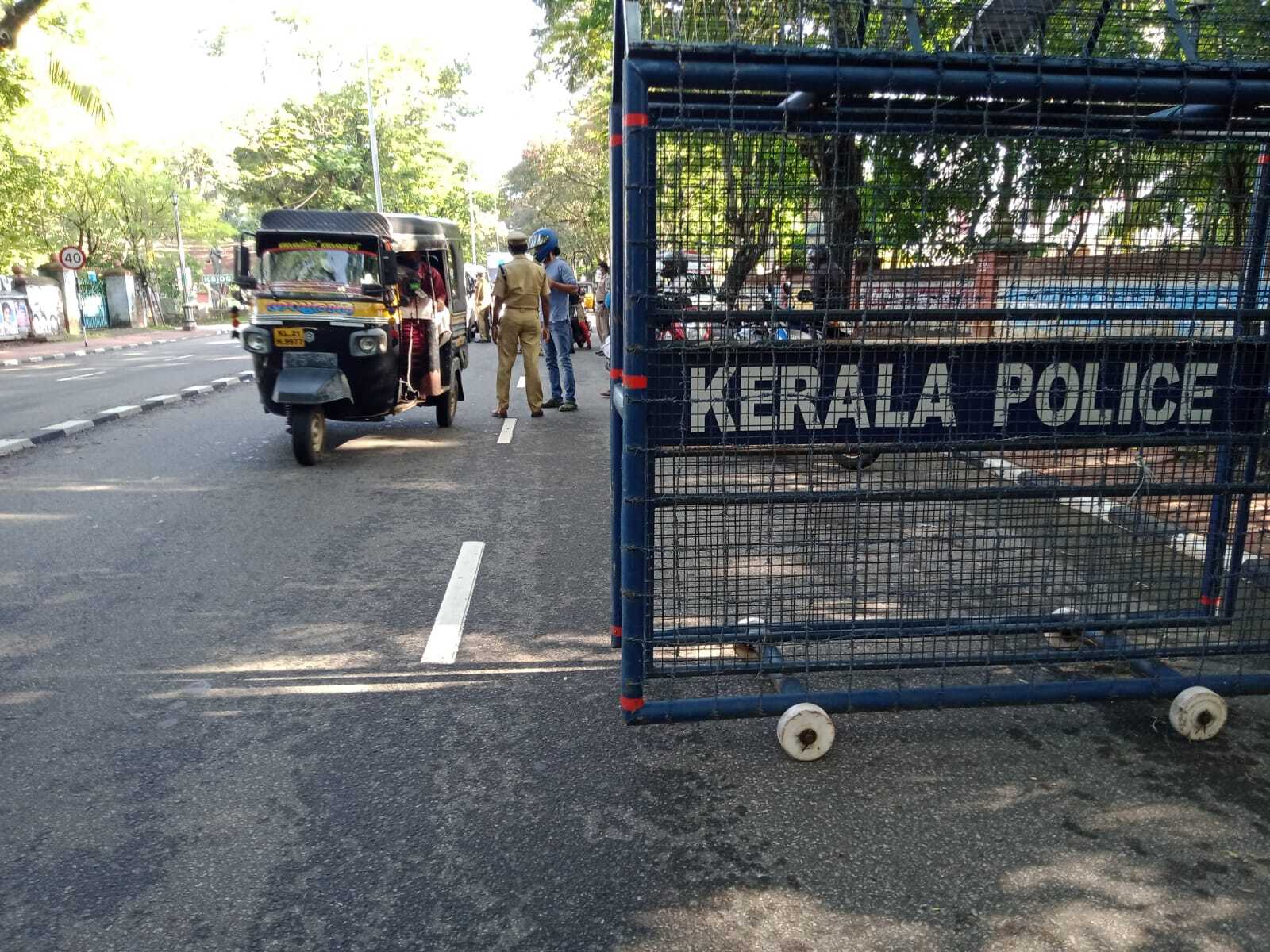 ട്രിപ്പിള്‍ ലോക്ക്ഡൗണ്‍, തിരുവനന്തപുരത്ത് നിന്നുള്ള ചിത്രങ്ങള്‍