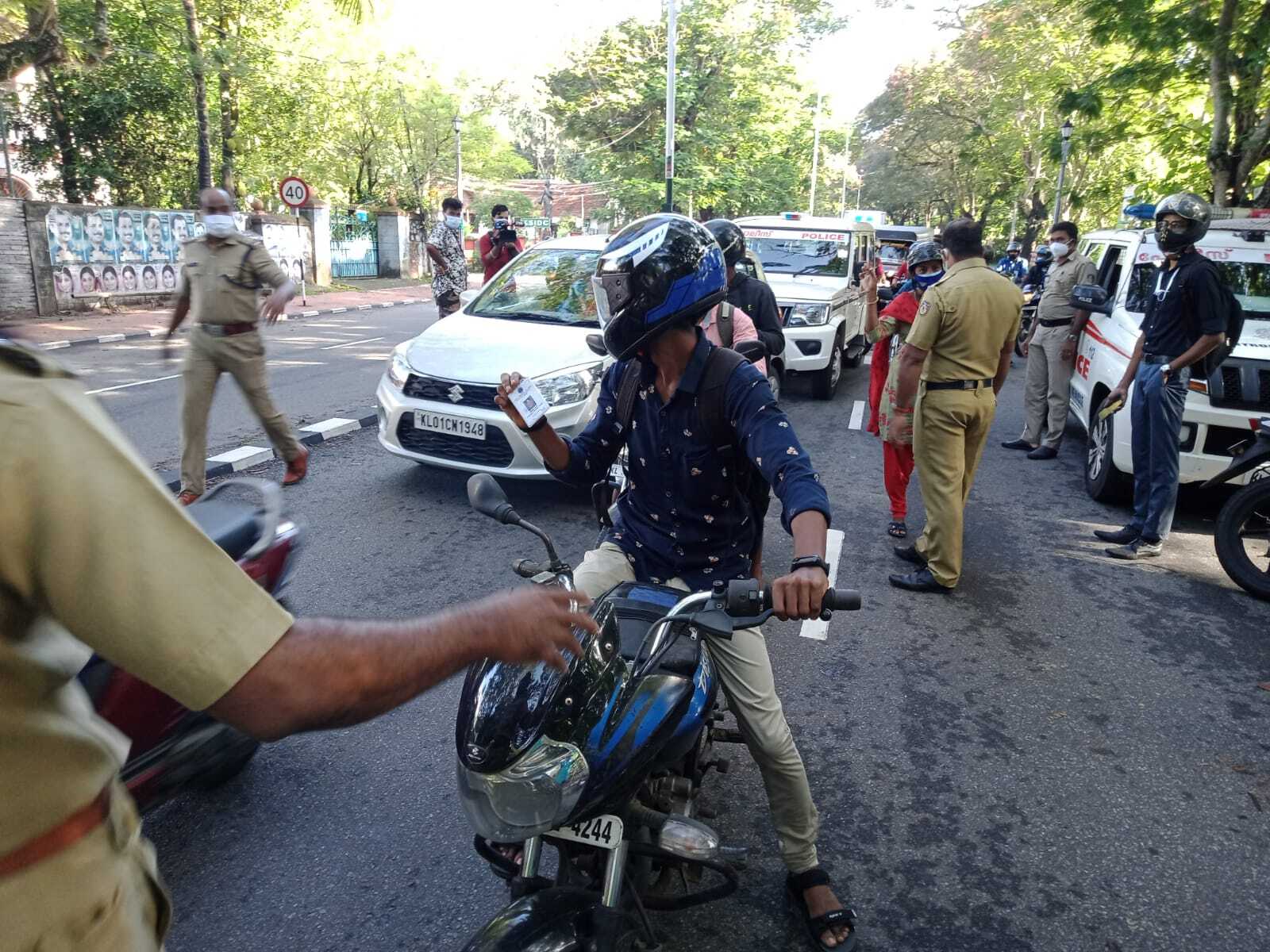 ട്രിപ്പിള്‍ ലോക്ക്ഡൗണ്‍, തിരുവനന്തപുരത്ത് നിന്നുള്ള ചിത്രങ്ങള്‍