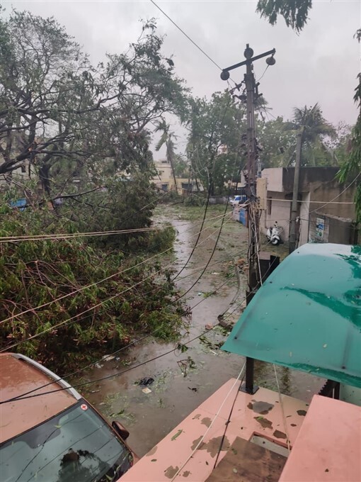 ഗുജറാത്തില്‍ നാശം വിതച്ച് ടൗട്ടെ ചുഴലിക്കാറ്റ്, ചിത്രങ്ങള്‍