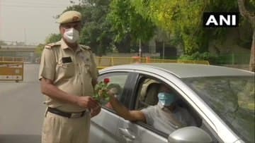  കോറോണ രക്ഷക് ബോധവത്ക്കരണവുമായി ദില്ലി പോലീസ്- ചിത്രങ്ങള്‍