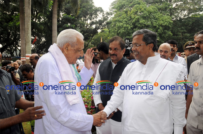 ಚಿತ್ರಗಳು; ಶತಾಯುಷಿ ಎಚ್‌. ಎಸ್. ದೊರೆಸ್ವಾಮಿ 