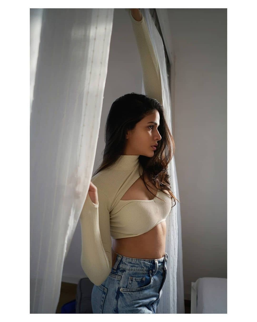 ഗ്ലാമറസ് ഒട്ടും ചോരാതെ ലാവണ്യ ത്രിപാഠിയുടെ ഫോട്ടോ ഷൂട്ട്; ചിത്രങ്ങള്‍ ഏറ്റെടുത്ത് ആരാധകര്‍