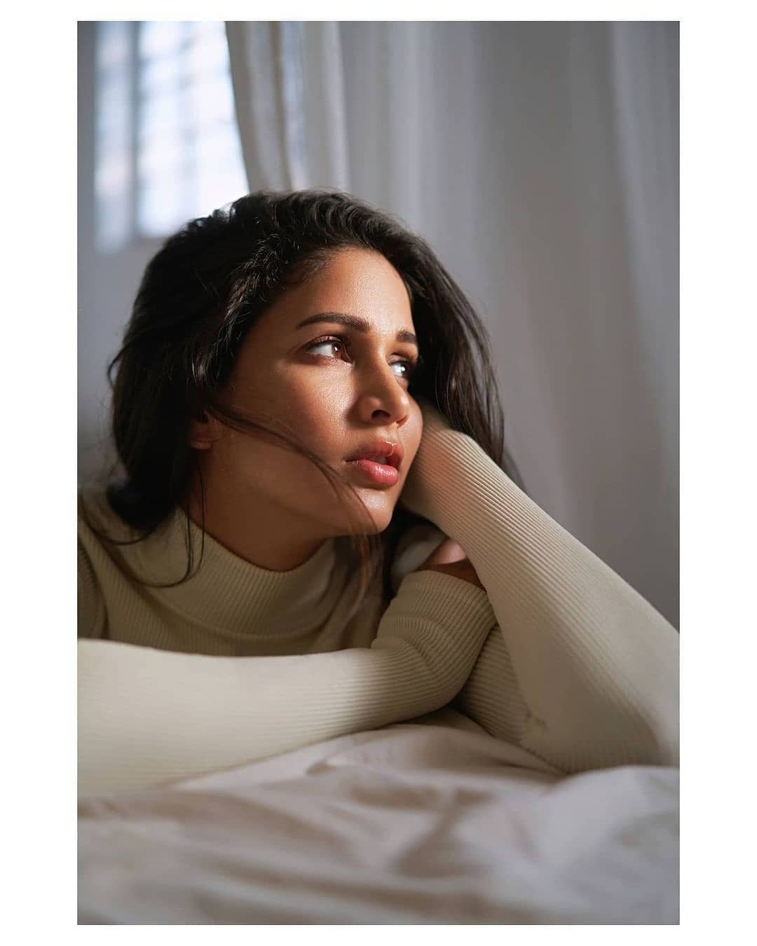 ഗ്ലാമറസ് ഒട്ടും ചോരാതെ ലാവണ്യ ത്രിപാഠിയുടെ ഫോട്ടോ ഷൂട്ട്; ചിത്രങ്ങള്‍ ഏറ്റെടുത്ത് ആരാധകര്‍