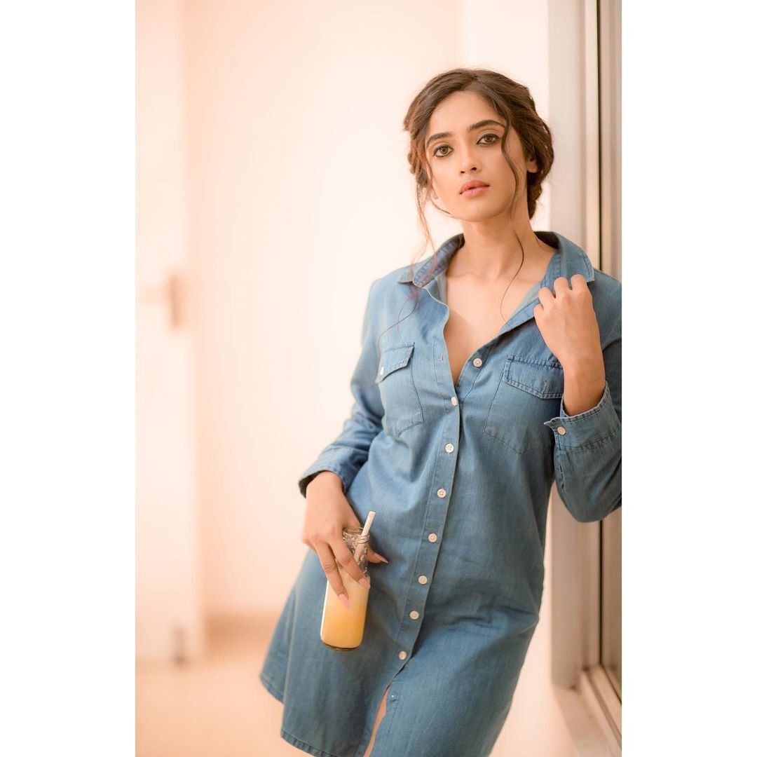 ഗ്ലാമറസ് ഫോട്ടോഷൂട്ടുമായി മസൂം ശങ്കര്‍, വൈറലായ ചിത്രങ്ങള്‍ കാണാം